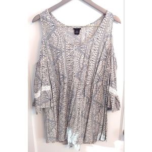 Torrid Size 3 Cold Shoulder Top